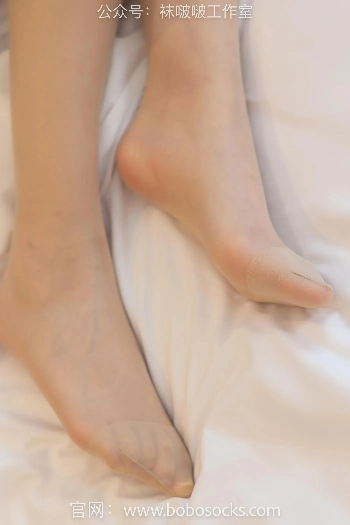 [BoBoSocks袜啵啵]NO.114 小甜豆-高跟鞋、帆布鞋、肉丝、厚黑丝 [175P]插图9